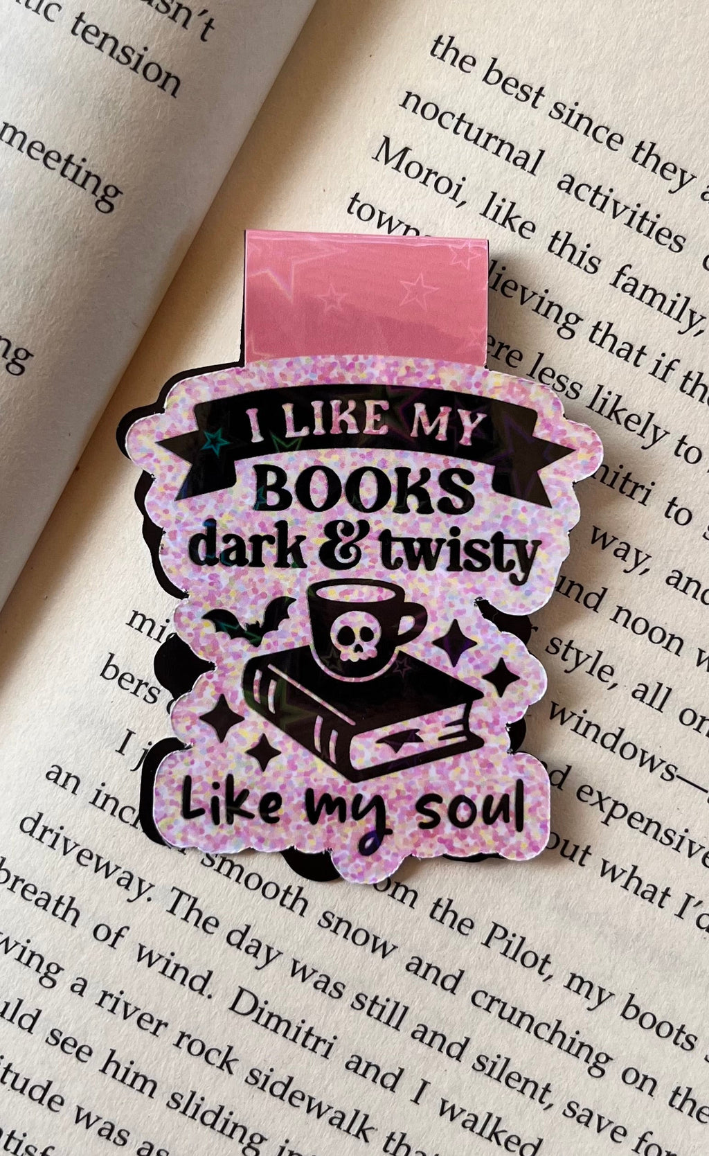 I like my books dark & twisty like my soul magnetic bookmark